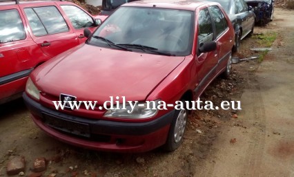 Peugeot 306 tmavě červená na náhradní díly České Budějovice / dily-na-auta.eu