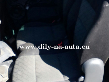 Peugeot 306 combi vínová na díly České Budějovice / dily-na-auta.eu