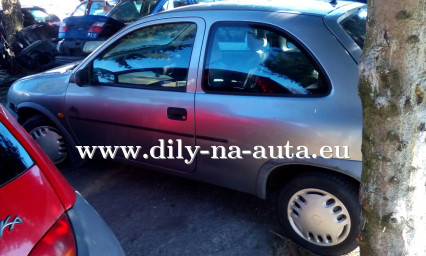 Opel Corsa 3dv stříbrná na díly ČB / dily-na-auta.eu